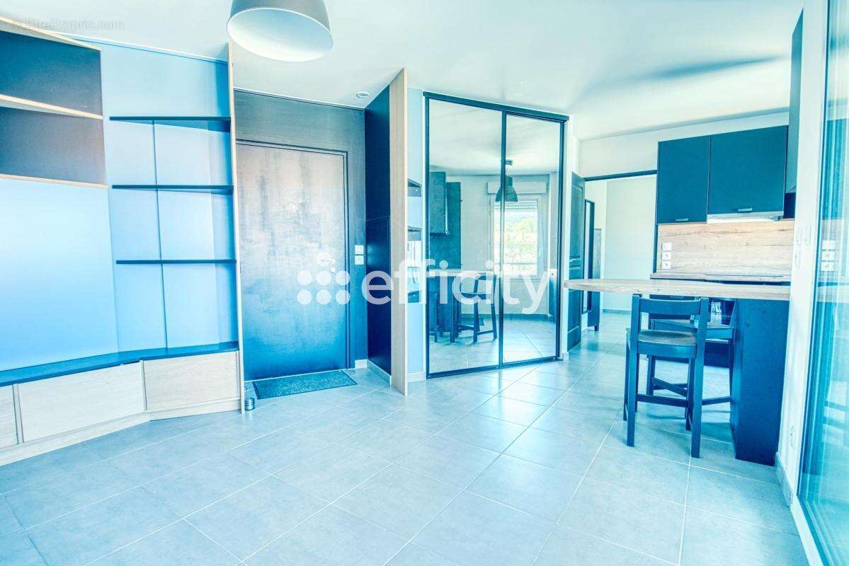 Appartement à SIX-FOURS-LES-PLAGES