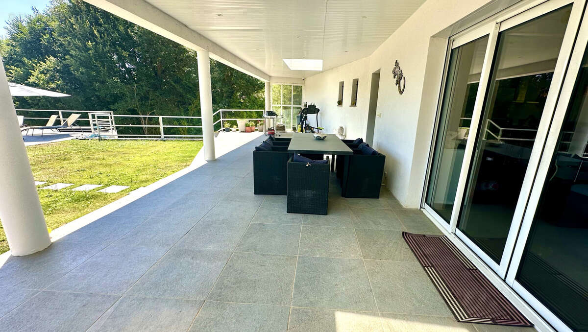 Maison à CUGES-LES-PINS