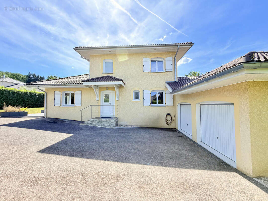 EXCLUSIVITE: 2 min Valleiry Villa contemporaine récente de 2007 dans un état impeccable... - photo 5