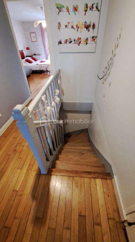 Maison à SAINT-ASTIER