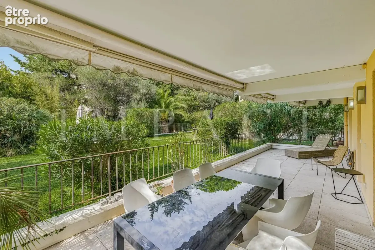 Co-exclusivité - Cannes Montrose appartement 2 pièces en rez de jardin à vendre - photo 2