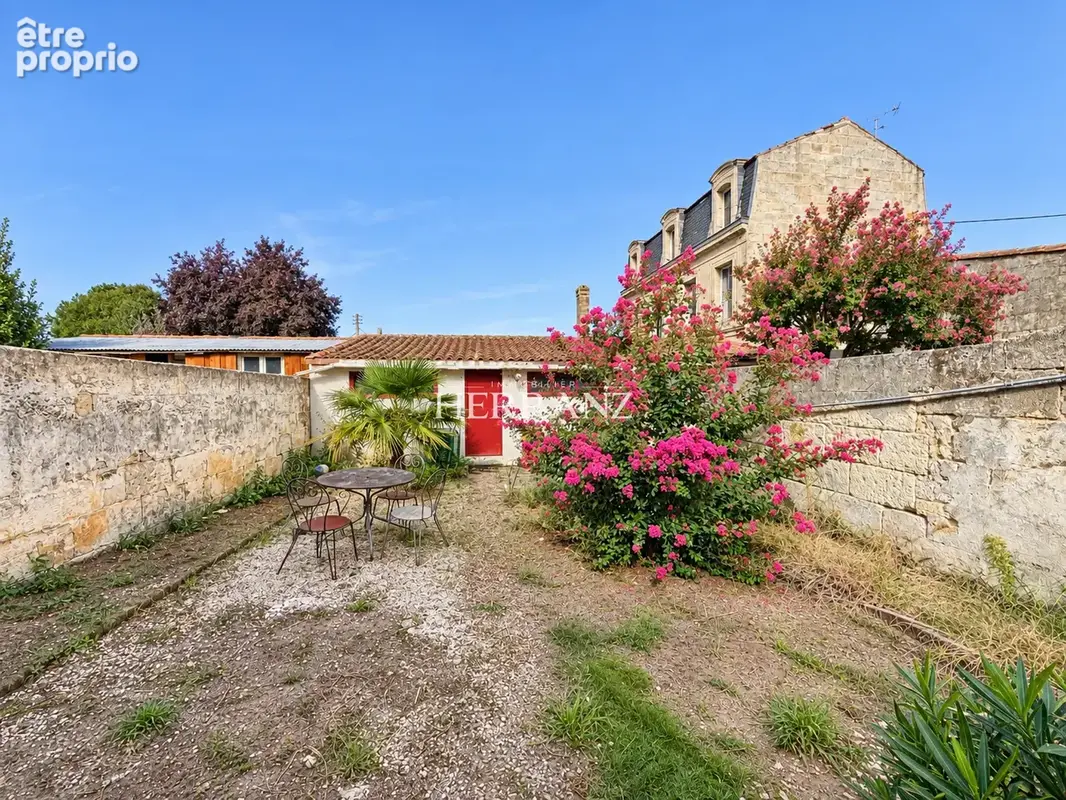 Maison de plain-pied rénovée, gare à pied, dépendance et jardin - photo 12