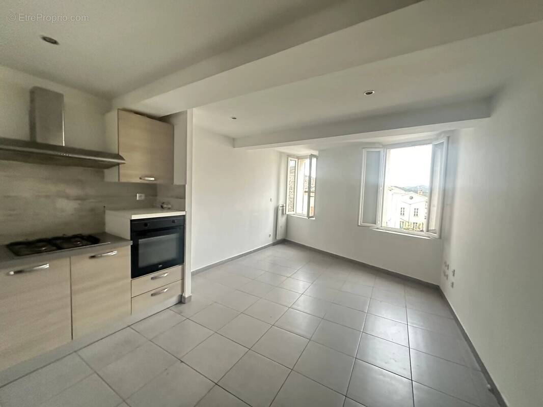 Appartement à LE MUY