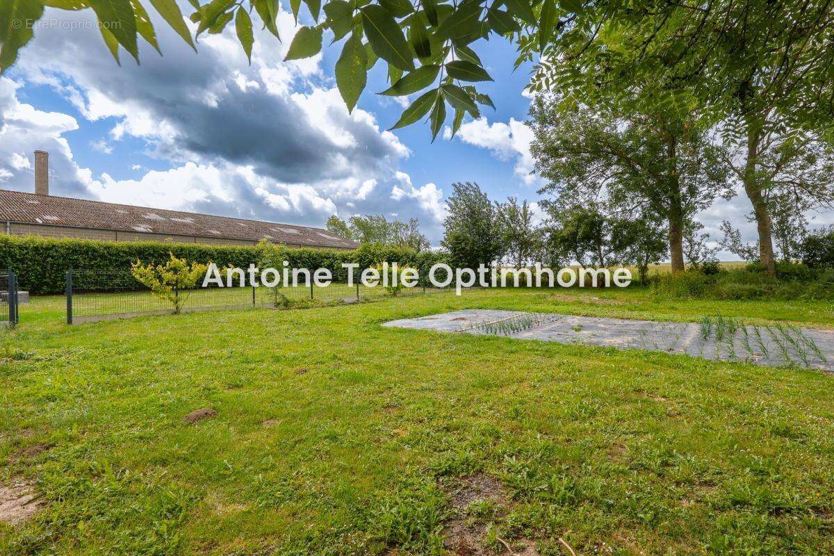 Catillon sur Sambre 59360 - Maison individuelle de 4 chambres avec garage & jardin sur 2000m² - photo 13