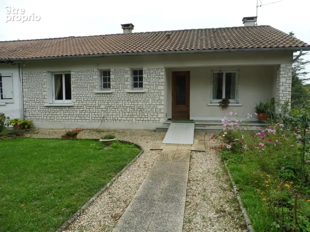 Riberac proche commerces - photo 6