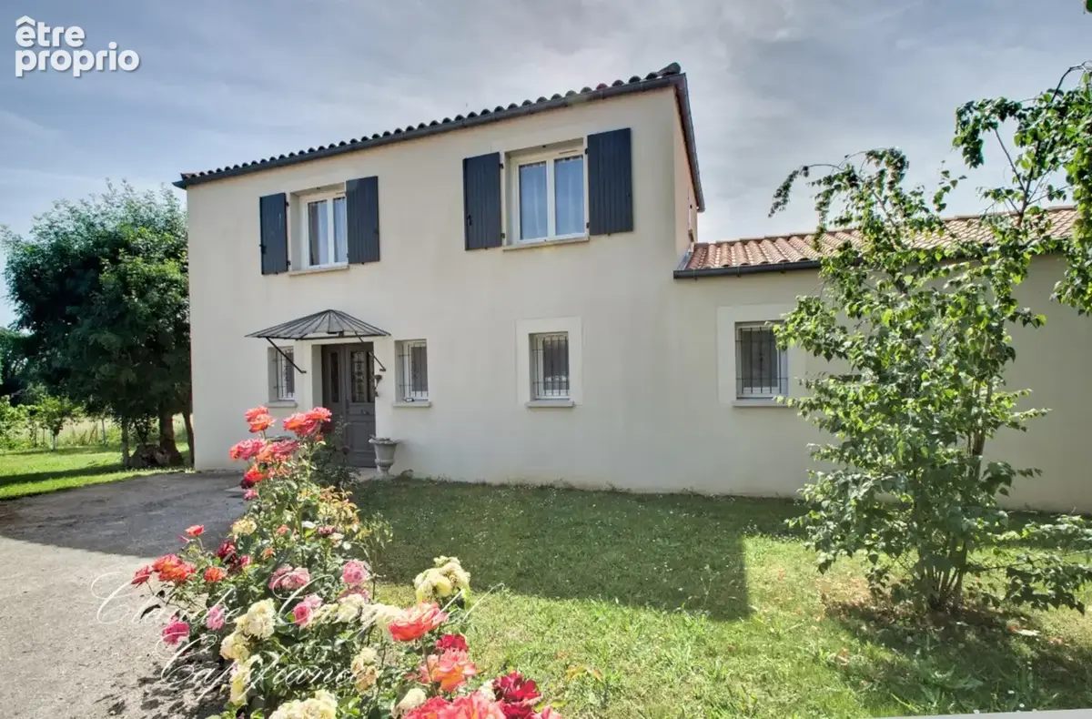 Maison à vendre de 217 m² au calme, sur plus de 2 100 m² de parcelle, à 7 min de Châtelaillon-Plage - photo 27