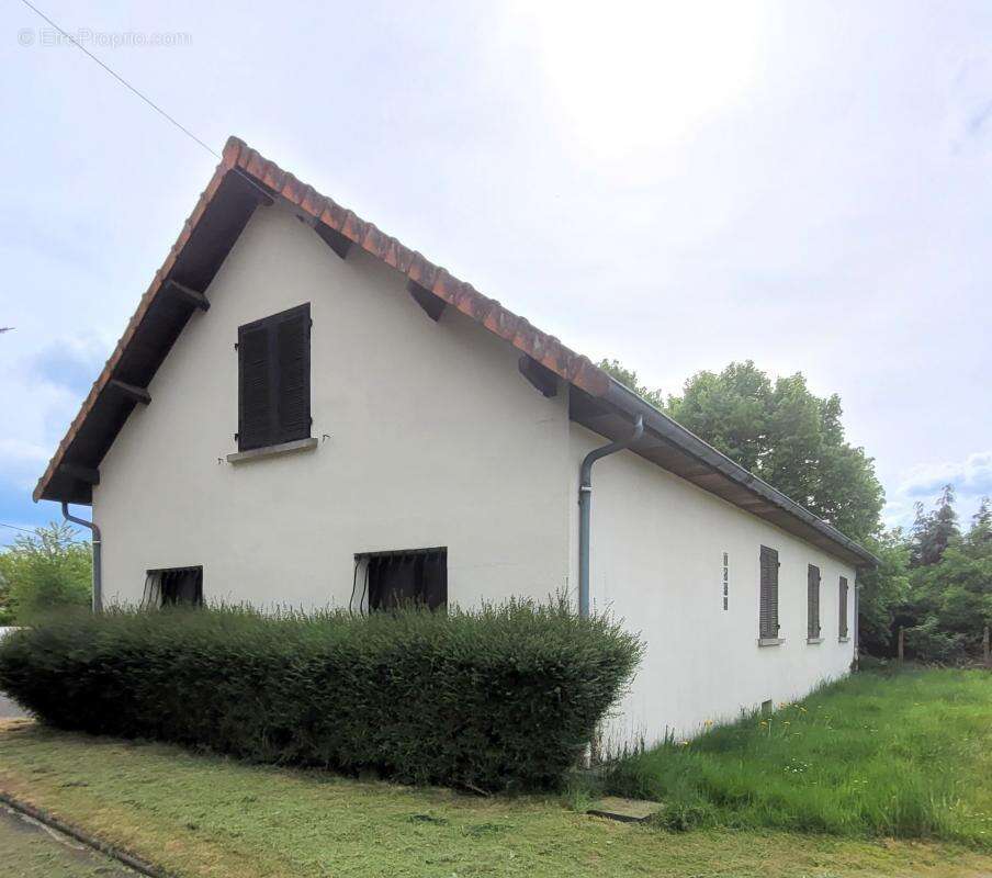 Maison de 153 m² avec 6038 m² de terrain arboré - photo 9
