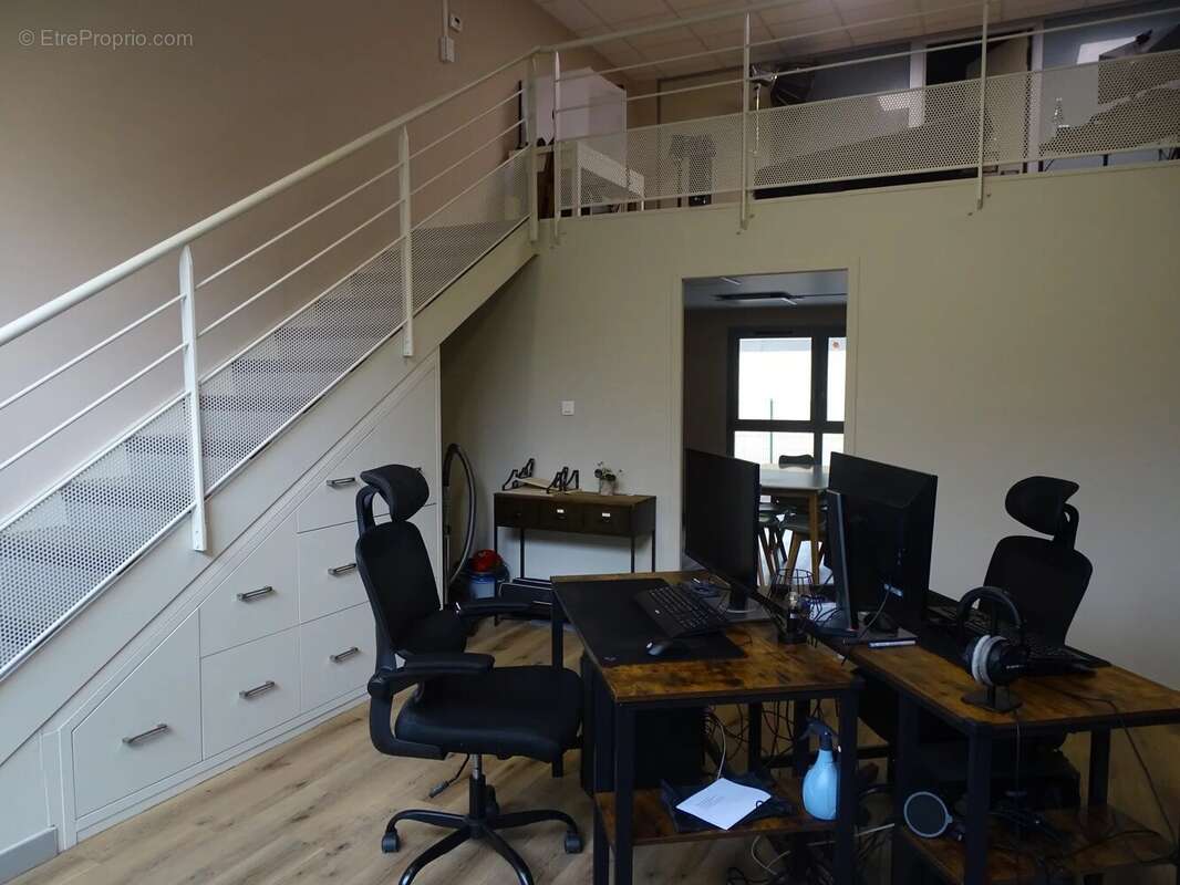 Commerce à VENELLES