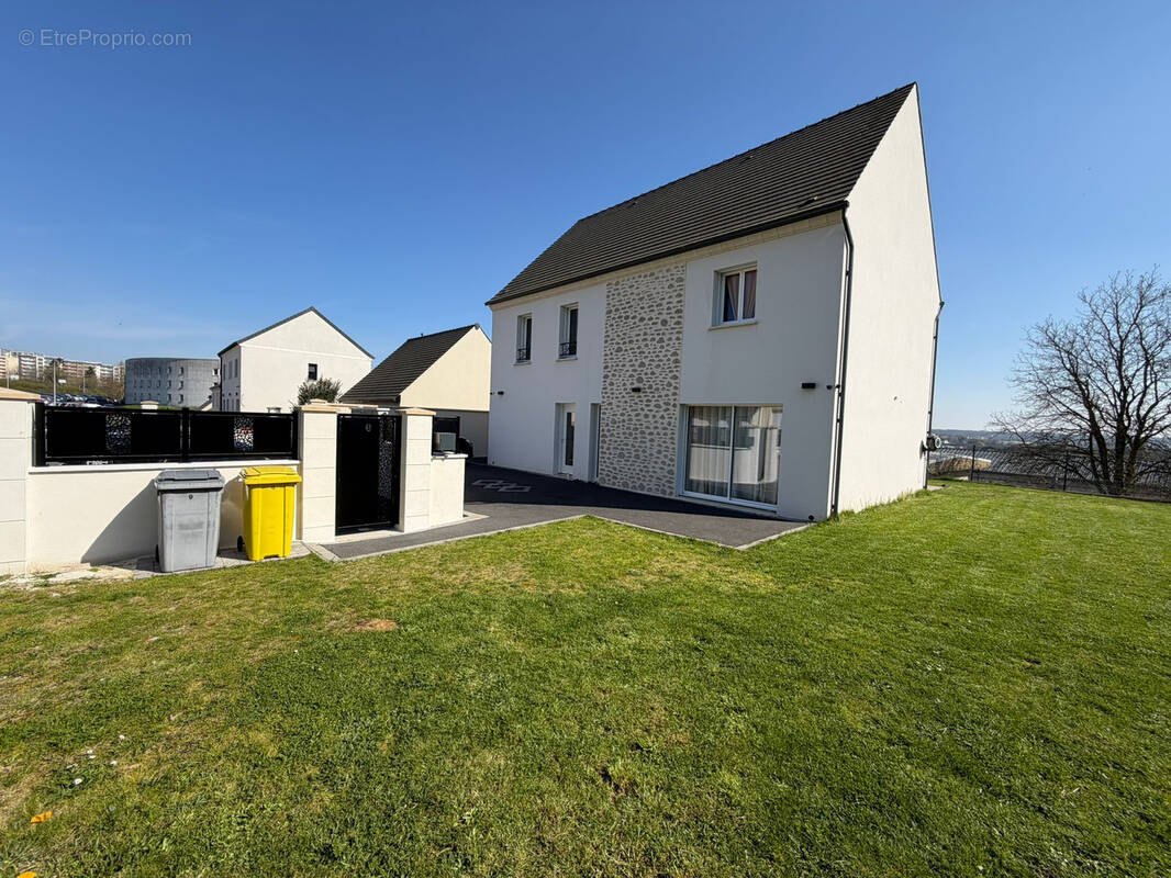 Maison à MONTATAIRE