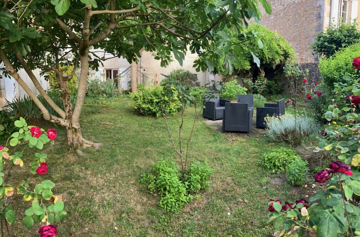 Maison à MONTMORILLON