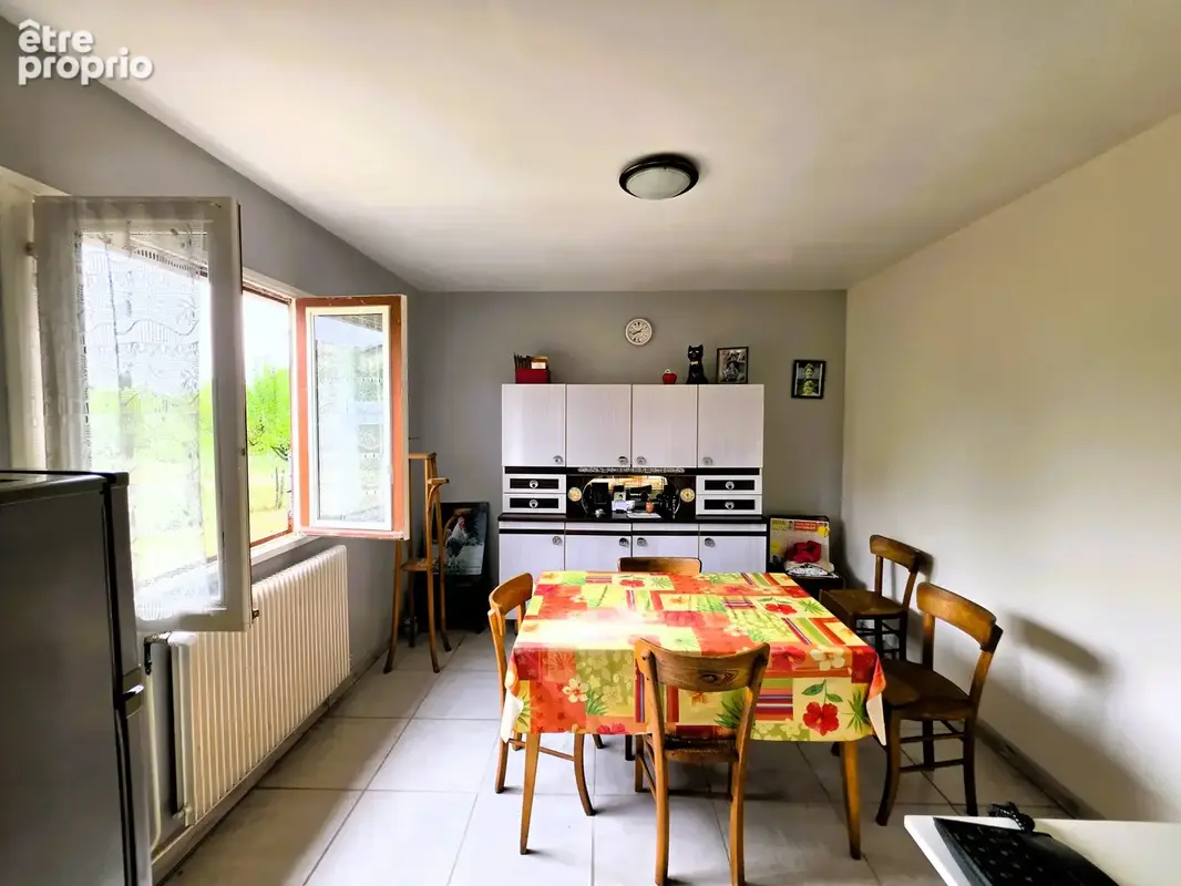 Nouveauté  saint-jean-sur-veyle :une maison à rénover, du terrain et un beau potentiel ! - photo 3