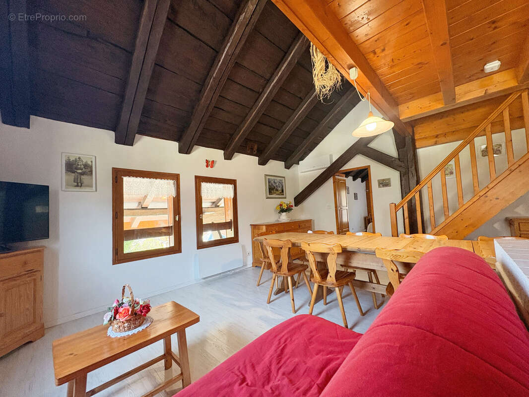 Appartement à MORILLON