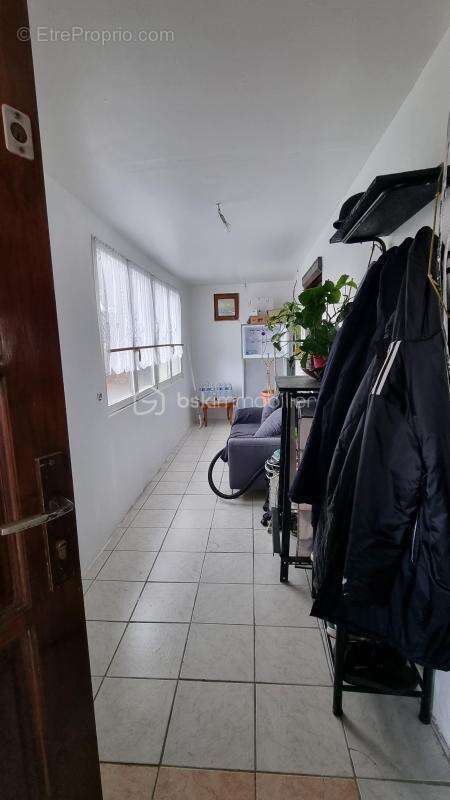  EXCLUSIVITÉ – Plain-Pied individuel de 140 m² sur 1 319 m² de terrain – Performance B & Énorme potentiel ! - photo 3