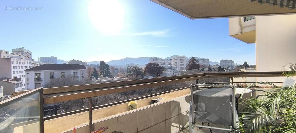 Appartement à MARSEILLE-8E