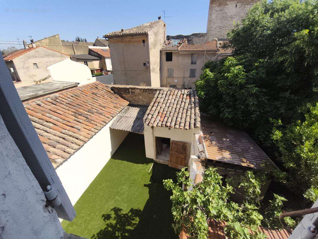 Monteux : maison de ville  renovee avec exterieur et garage - photo 9