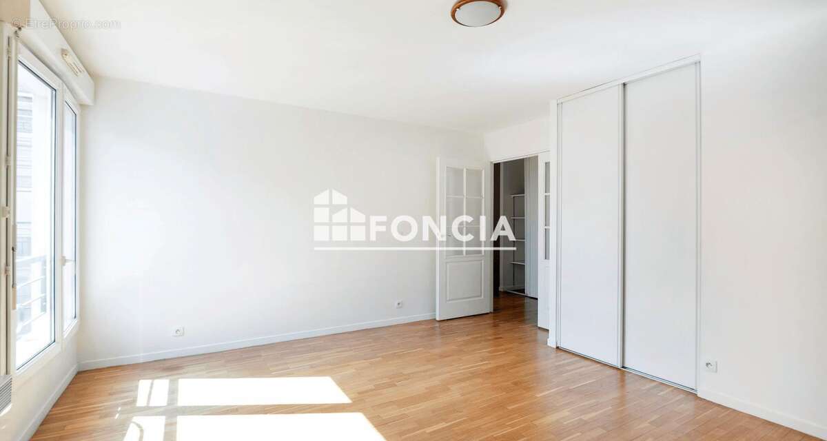 Appartement à LE PLESSIS-ROBINSON