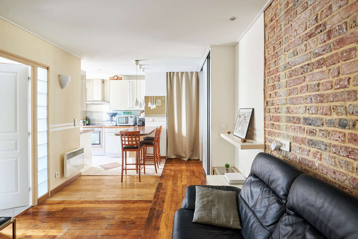 Appartement à PARIS-10E