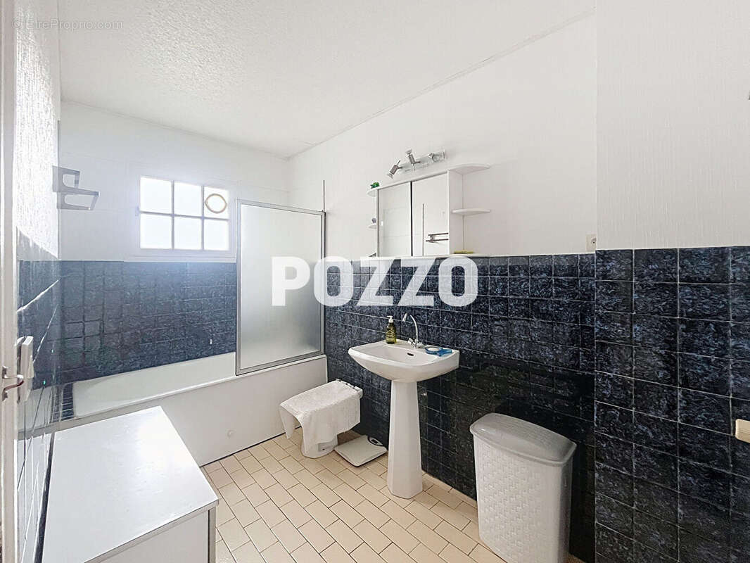 Maison à SAINT-PAIR-SUR-MER