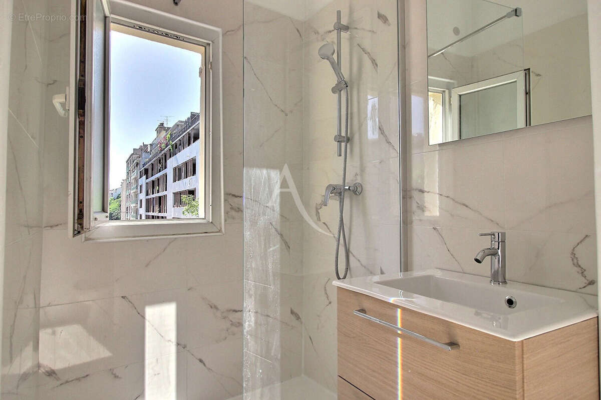 Appartement à MARSEILLE-5E