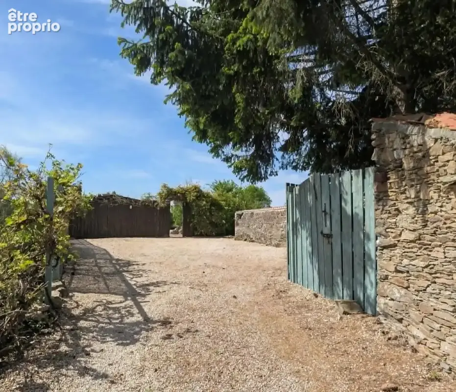 Maison spacieuse et pleine de caractère avec potentiel de gîte à Vouvant - photo 18