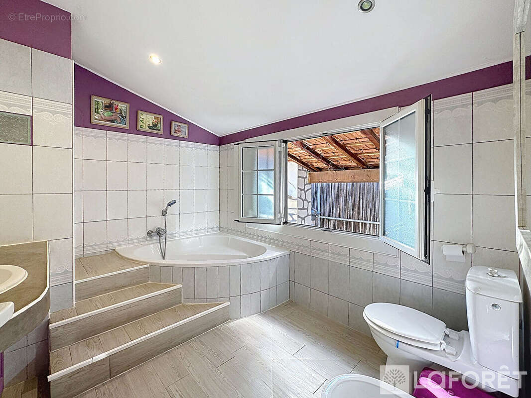 Appartement à ROQUEBRUNE-CAP-MARTIN