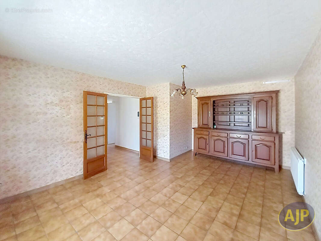 Pavillon T3 proche des commodités ! - photo 7