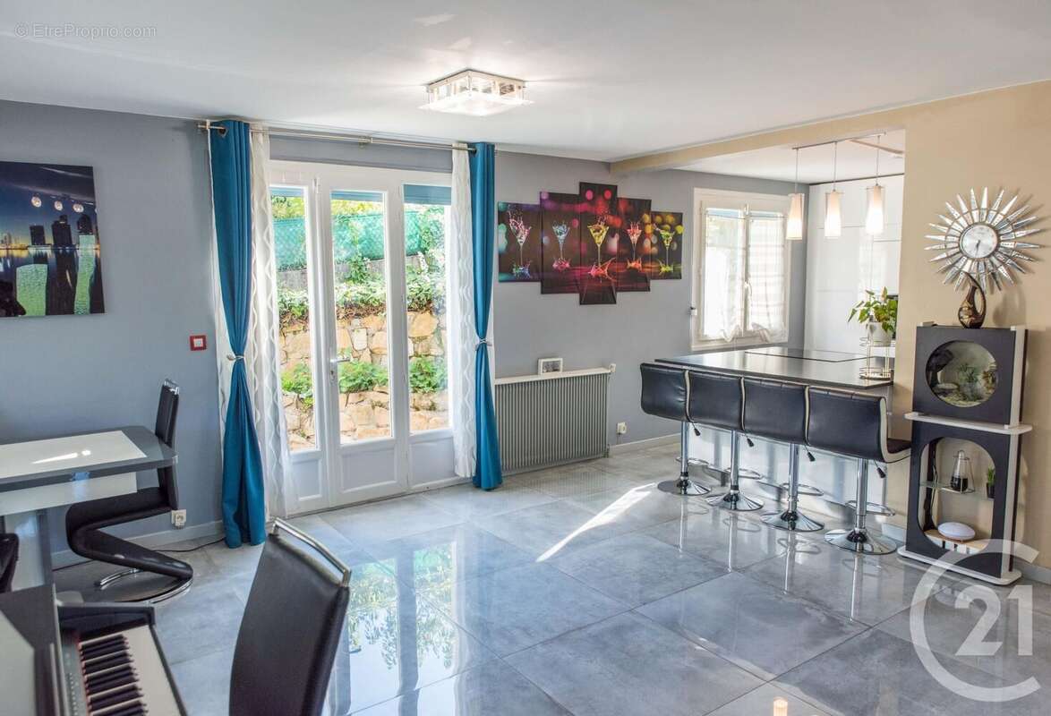 Maison à SATHONAY-CAMP