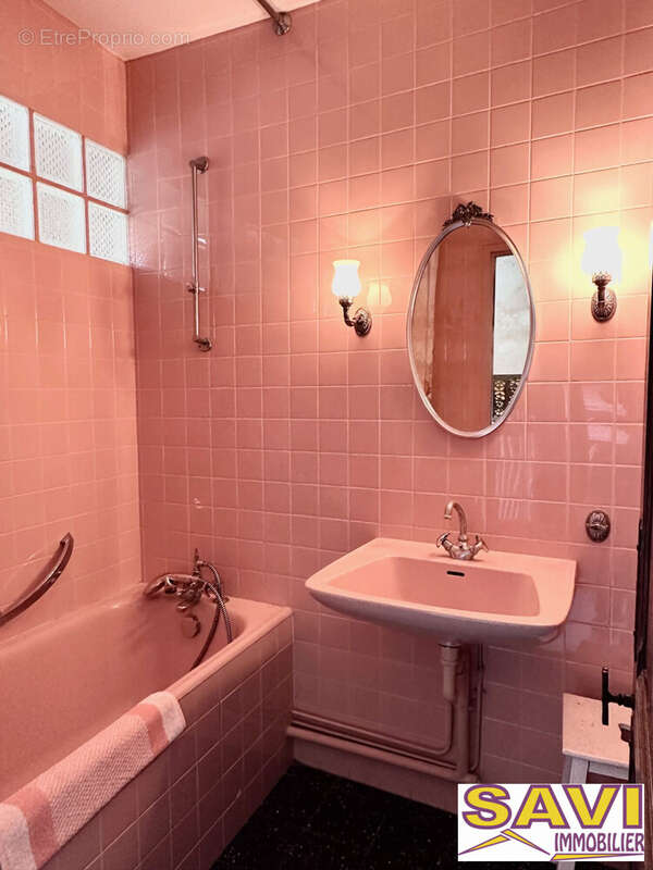 Salle de bain - Maison à FONTENAY-SUR-LOING