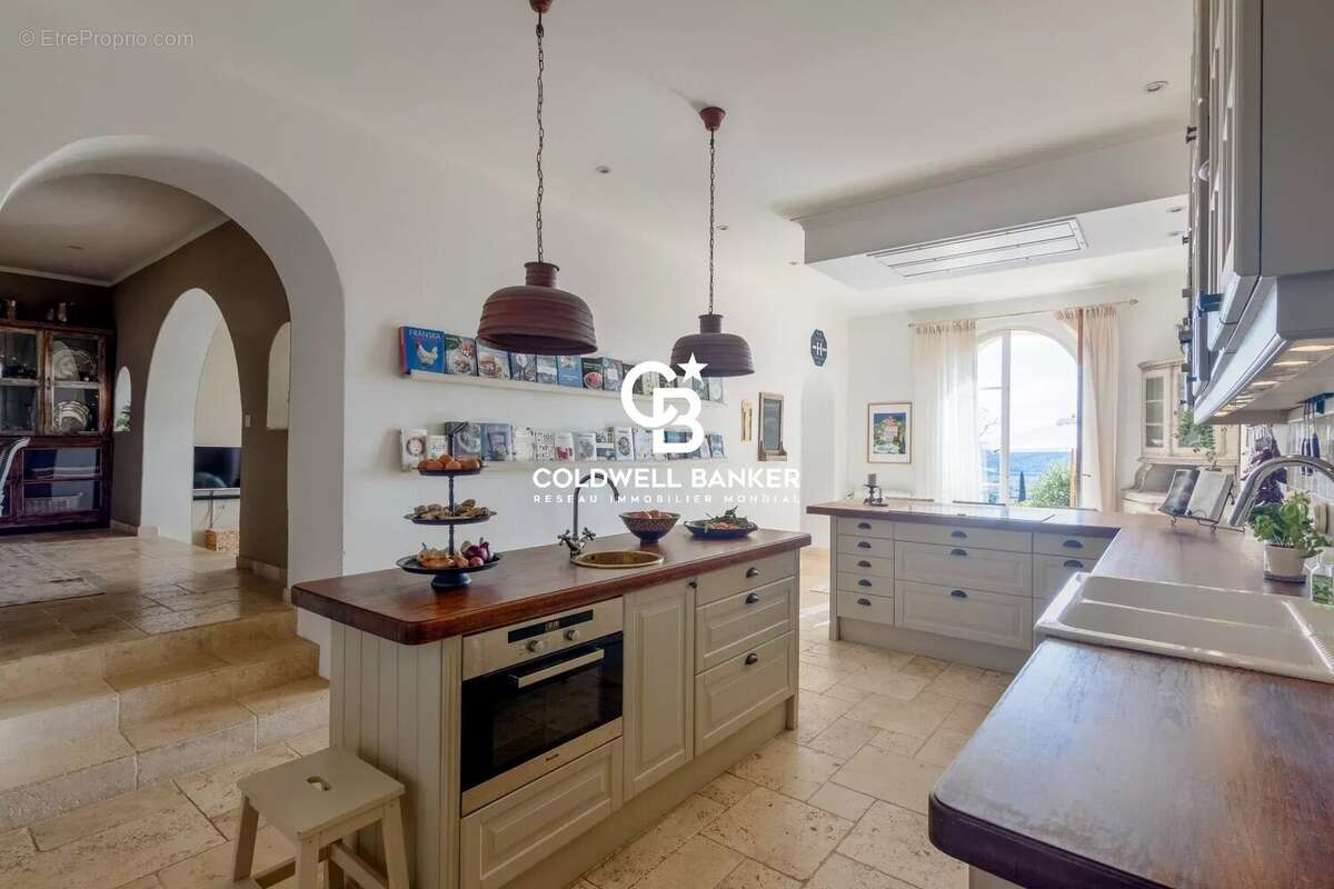 Maison à BORMES-LES-MIMOSAS