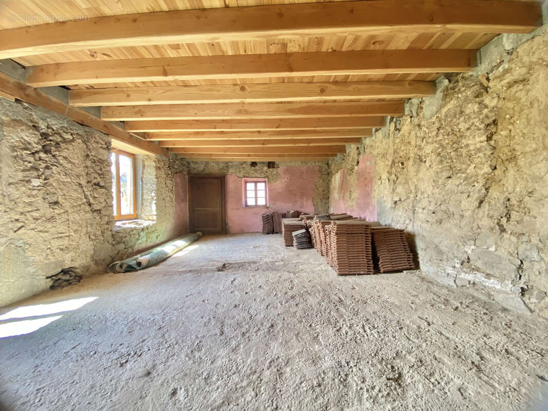 Maison à VAUGNERAY