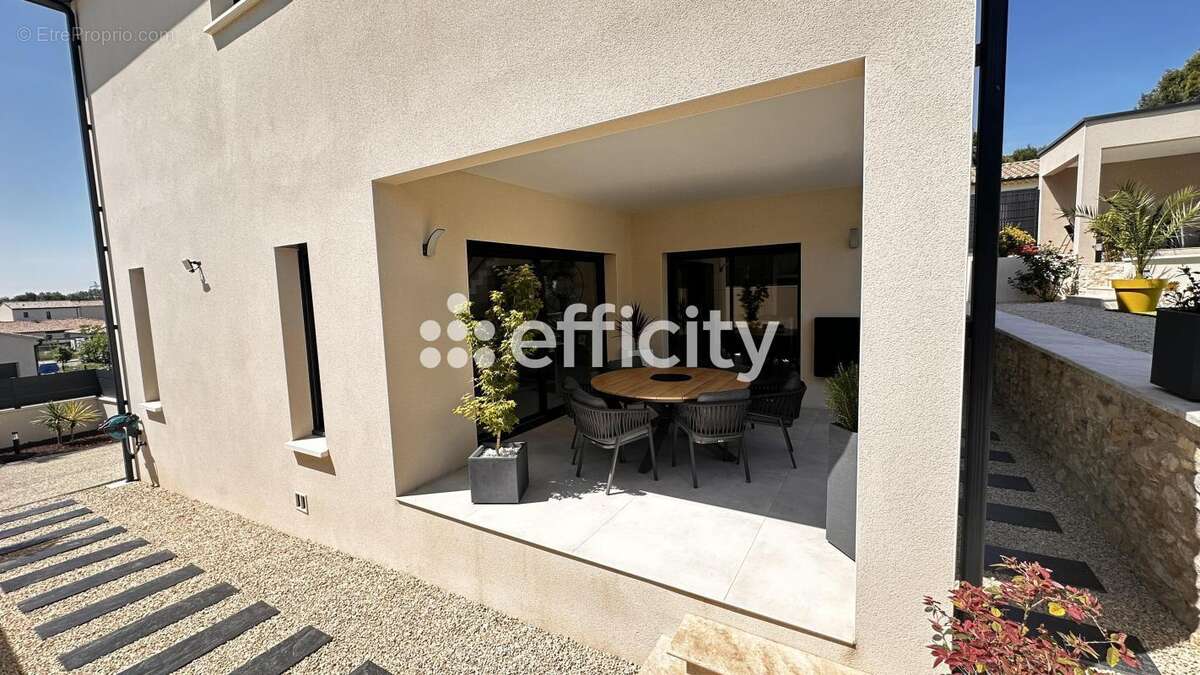 Maison à BOLLENE