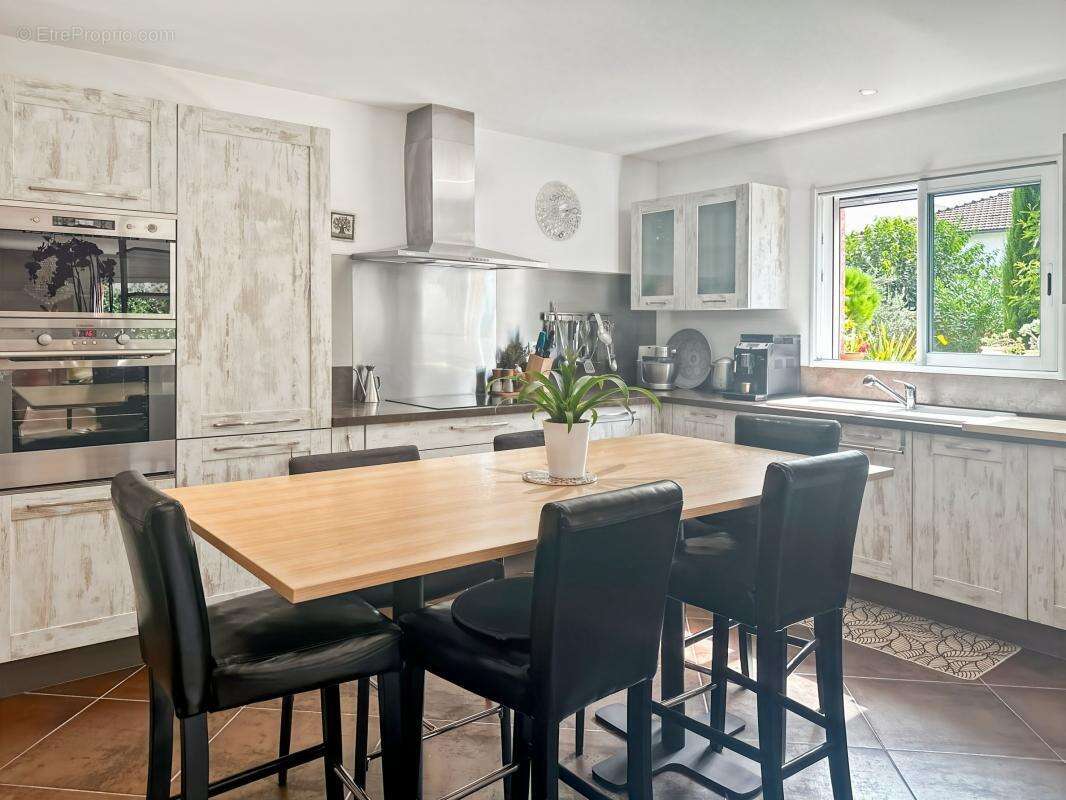 Maison à PORTES-LES-VALENCE