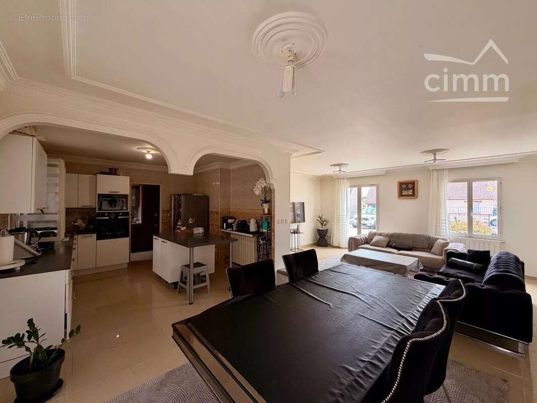 MER – Maison de plain-pied 112 m² – 3 chambres – Terrain 700 m² – Garage - photo 5