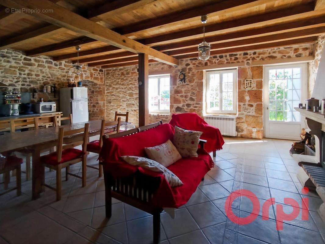 À vendre – Charmante maison en pierre à Couleuvre, aux portes de la forêt de Tronçais - photo 3