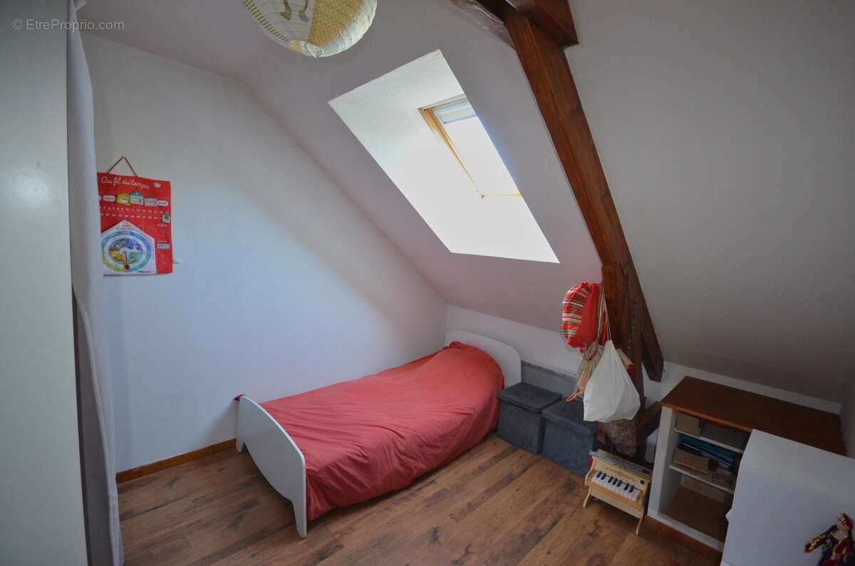 Proche de CHATILLON SUR MARNE (51) à vendre Belle maison en pierre rénovée avec dépendance - photo 10