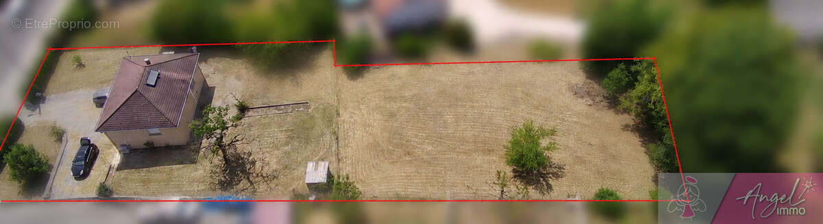 maison sur sous sol avec 2032 m2 de terrain à Saint Vit - photo 2