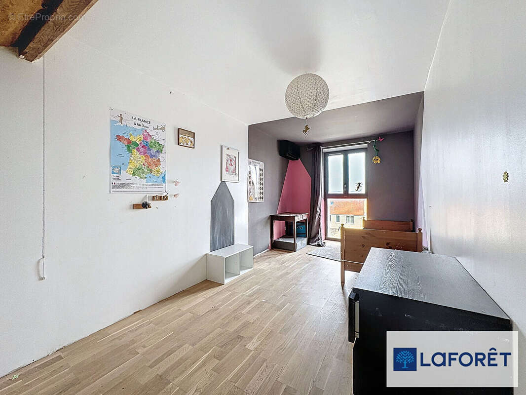 Maison à CRESPIERES