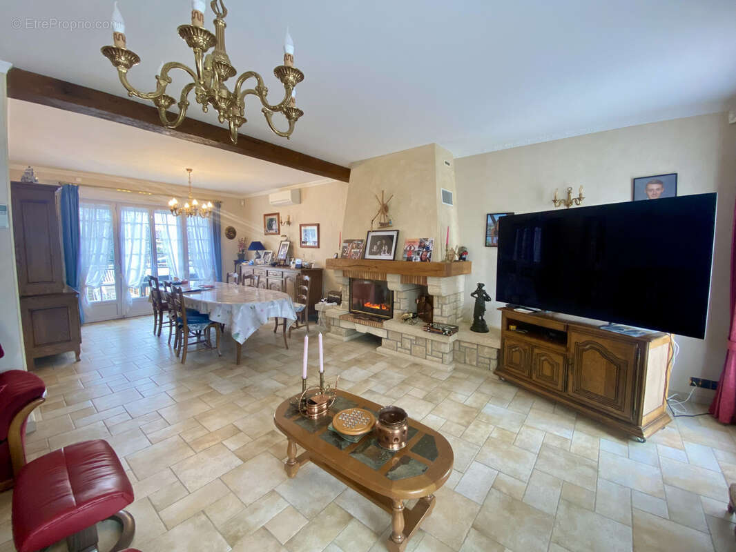 Maison à SAINT-JULIEN-LES-VILLAS