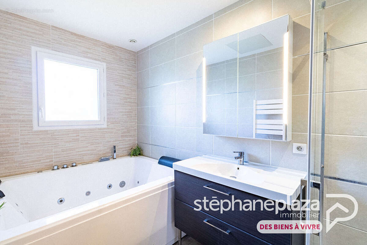 Maison à BELLEVILLE