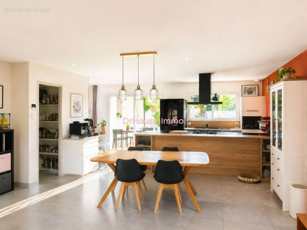 Maison 122 m² à Martignas-Sur-Jalle  - photo 2
