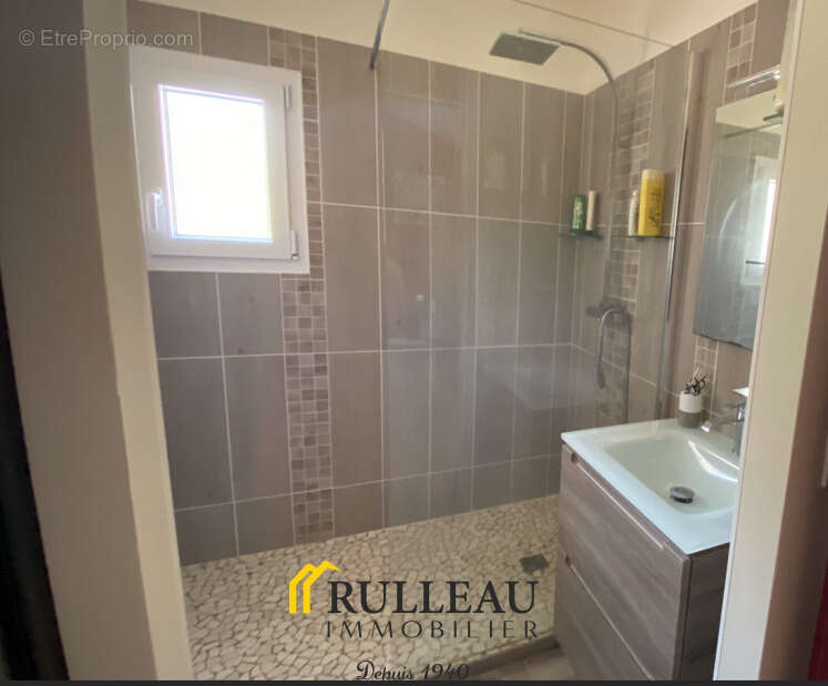 Maison à SAINT-CHRISTOLY-DE-BLAYE