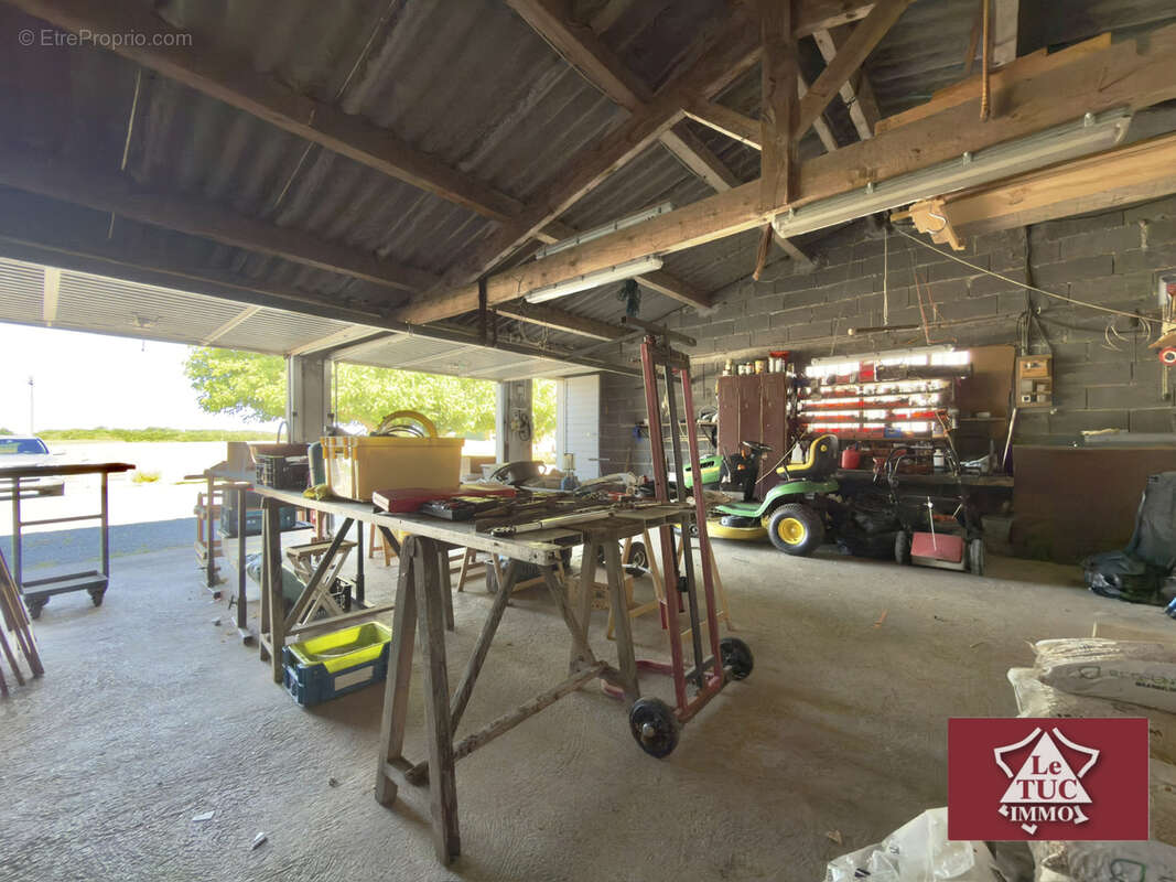 Maison de plain pied avec double garage et dépendance. - photo 15