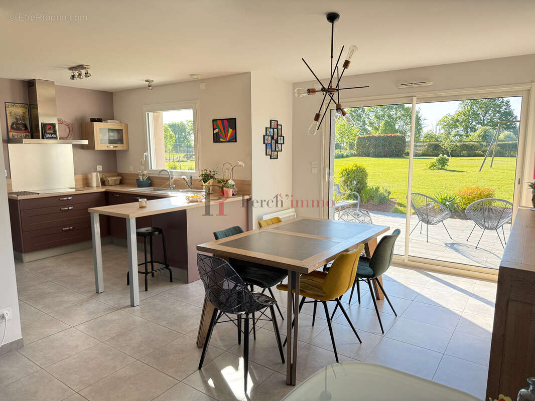 Maison à LE MELE-SUR-SARTHE