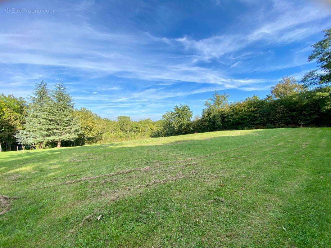 Maison à SAINT-AVIT-DE-VIALARD