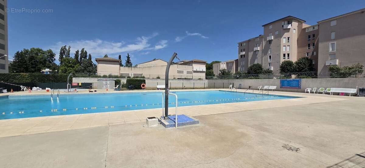 AUBAGNE-MAISON T5 A VENDRE-4 CHAMBRES-550M² DE TERRAIN-PROCHES - Appartement à AUBAGNE