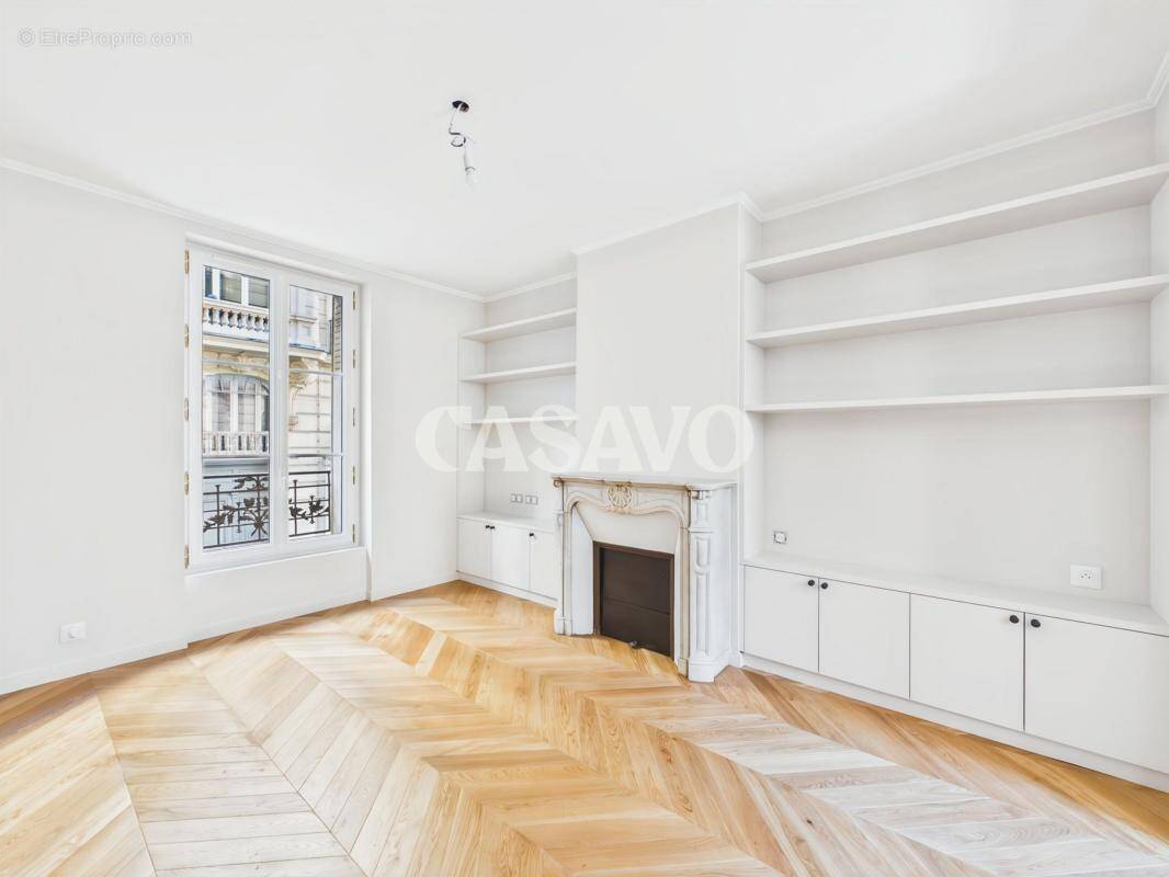 Appartement à PARIS-14E