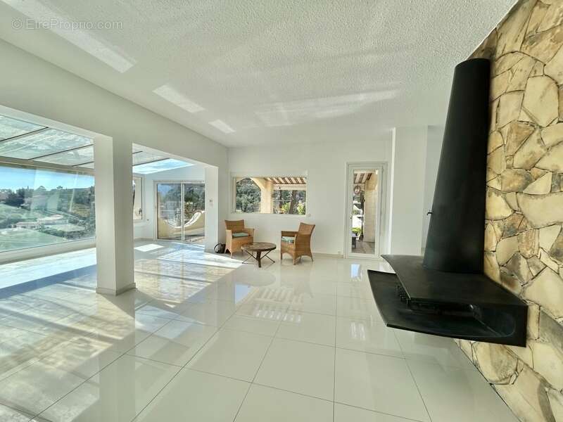Maison à FREJUS
