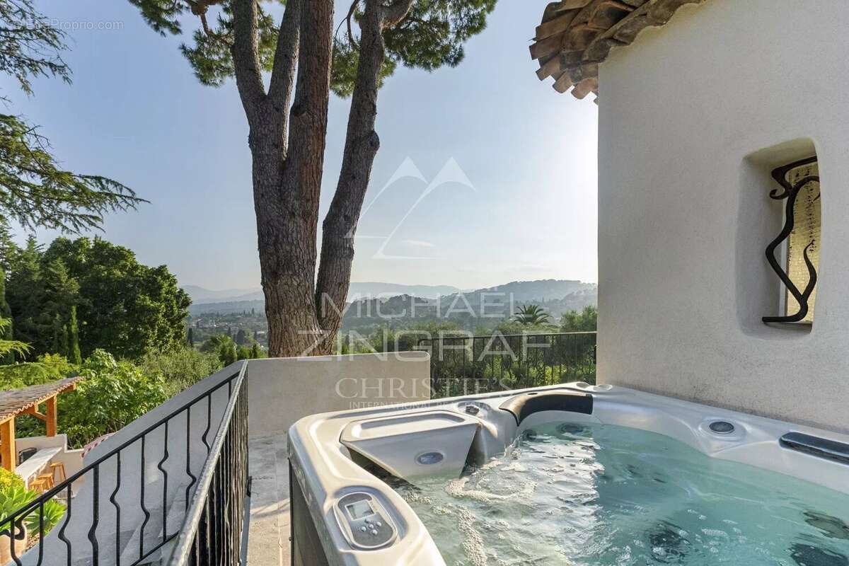 Maison à MOUGINS