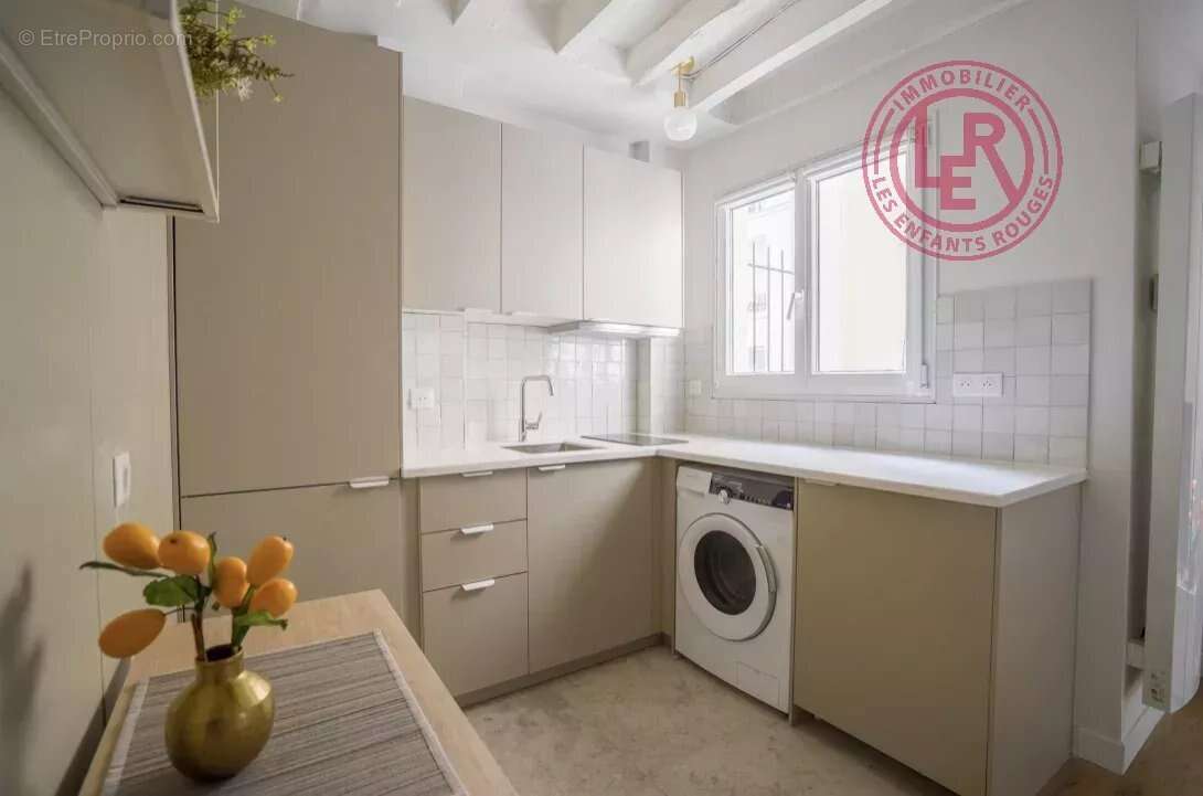 Appartement à PARIS-3E