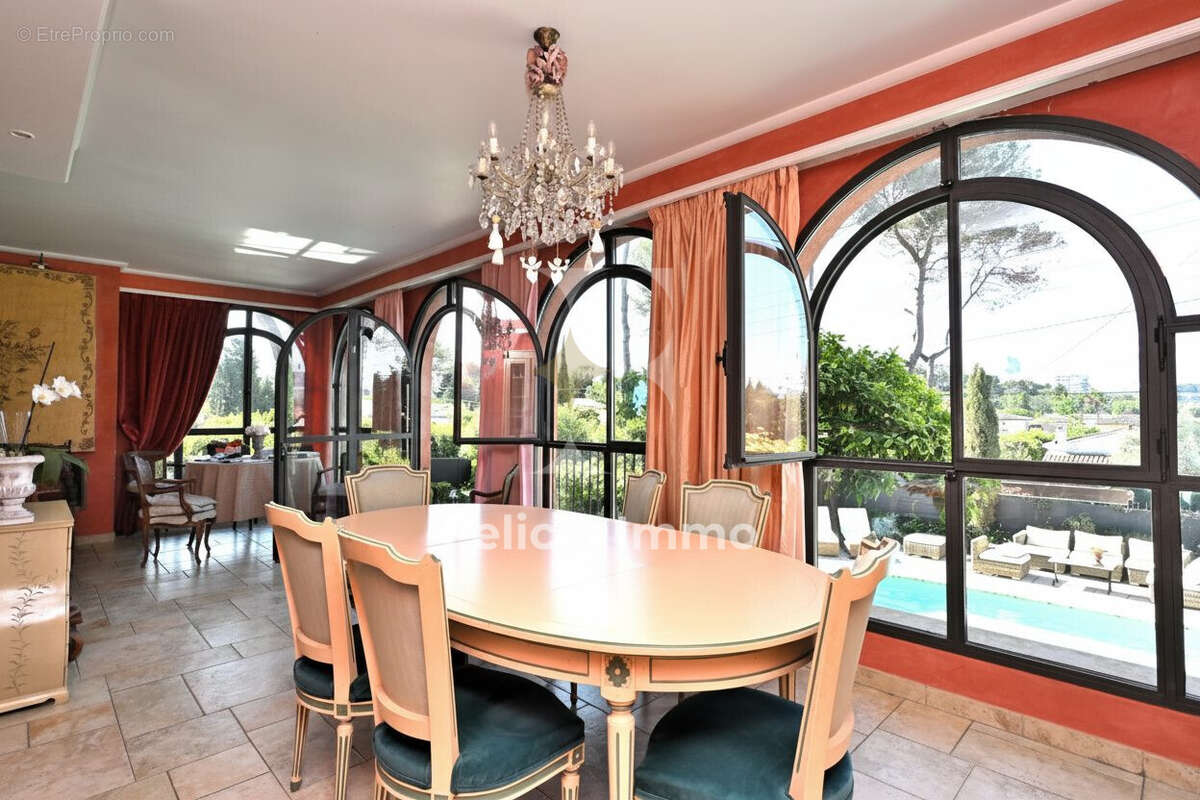 Maison à MOUGINS